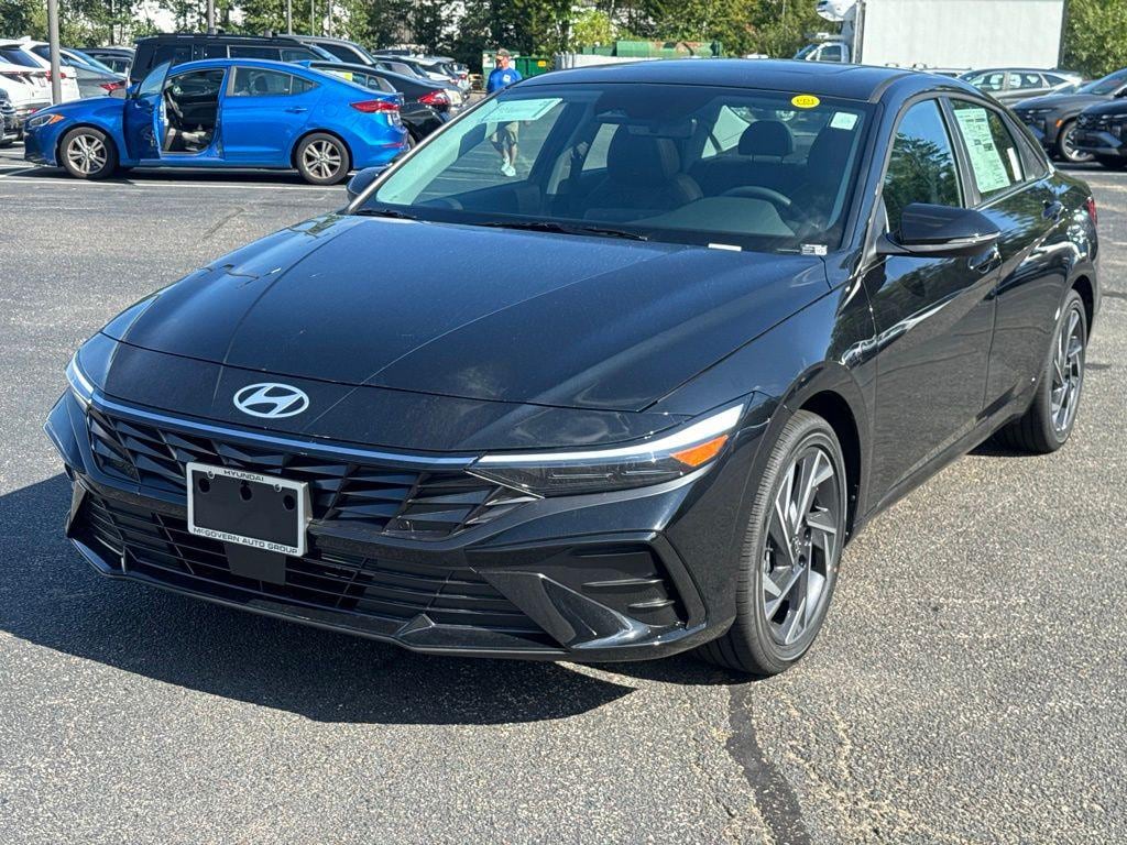 New 2026 Hyundai Elantra Limited Sedan