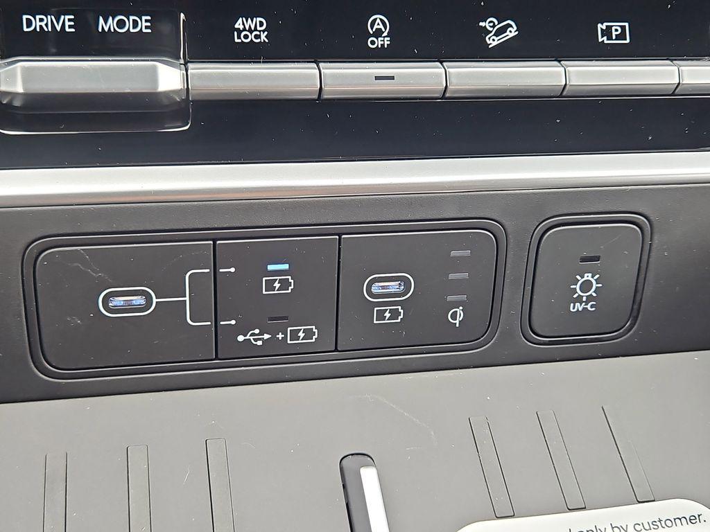 2025 Hyundai Santa Fe Limited - Photo 15