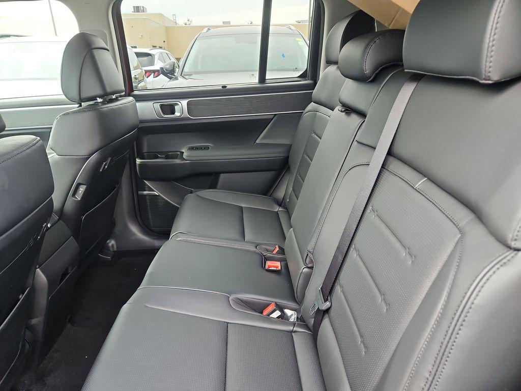 2025 Hyundai Santa Fe Limited - Photo 21