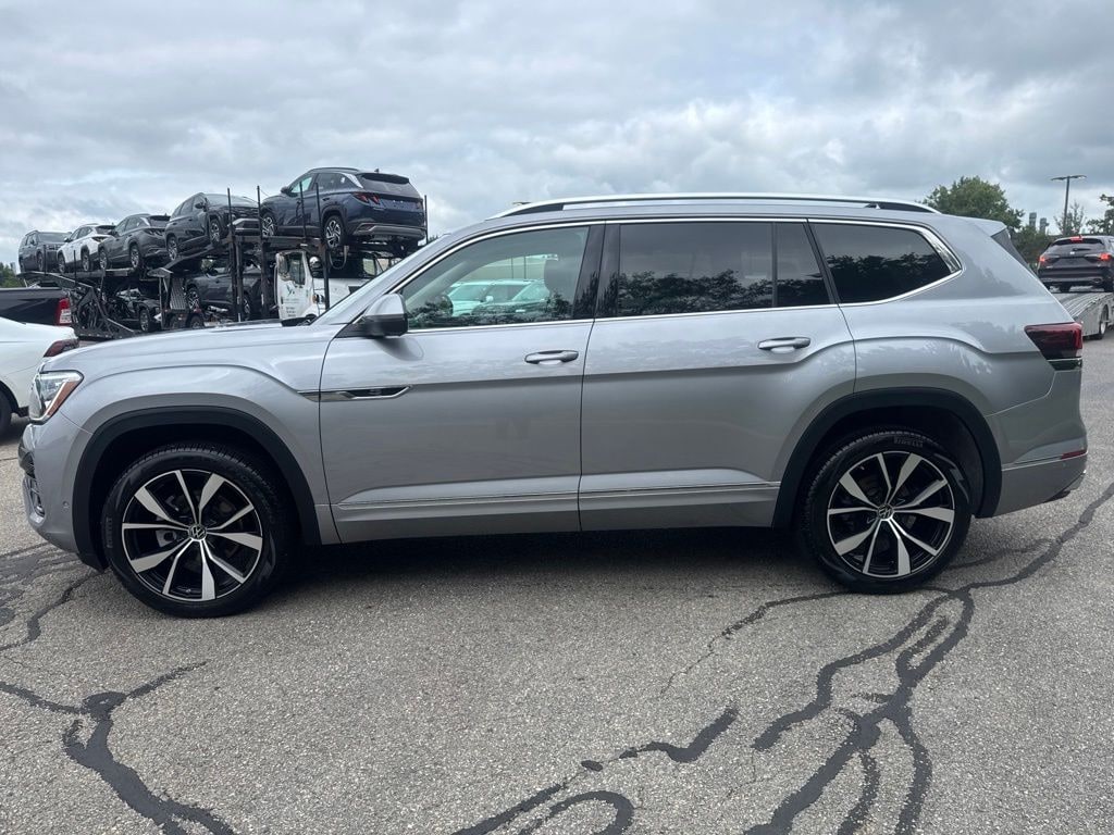 Used 2024 Volkswagen Atlas 2.0T SEL Premium R-Line SUV