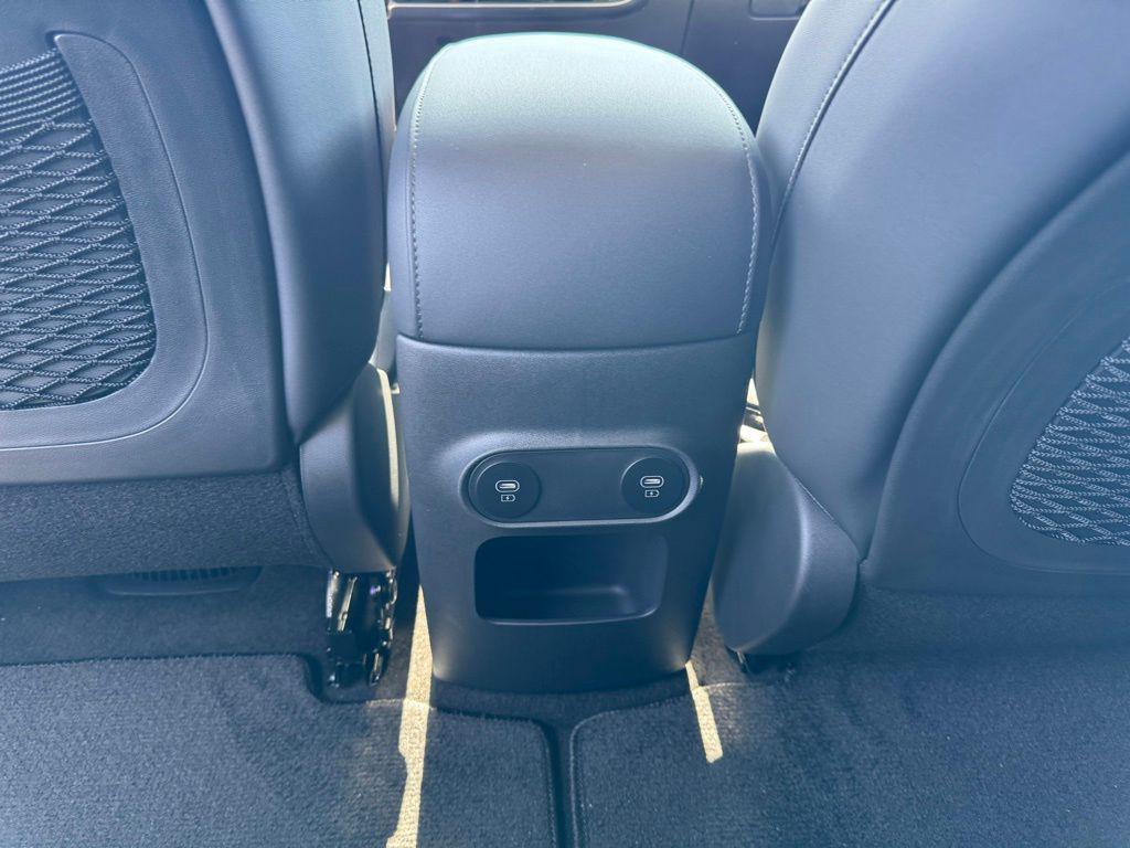 2025 Hyundai IONIQ 5 SEL - Photo 13