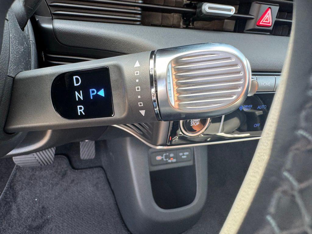 2025 Hyundai IONIQ 5 SEL - Photo 28