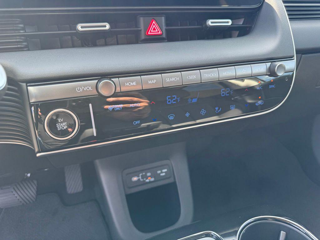 2025 Hyundai IONIQ 5 SEL - Photo 24