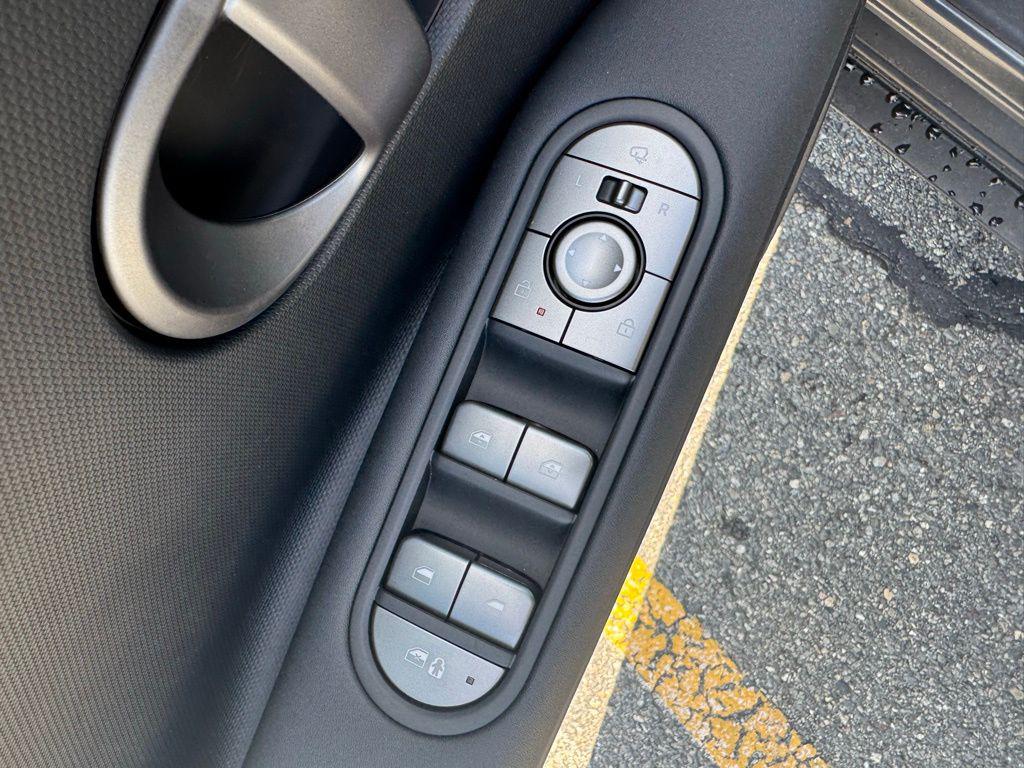 2025 Hyundai IONIQ 5 SEL - Photo 17