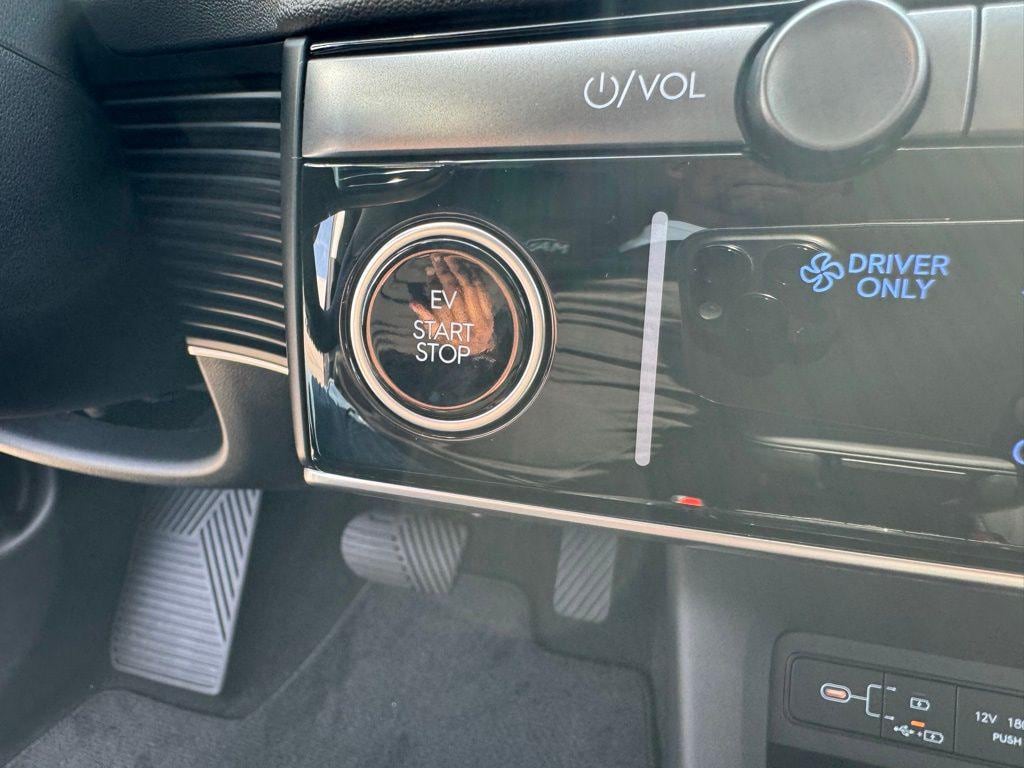 2025 Hyundai IONIQ 5 SEL - Photo 27
