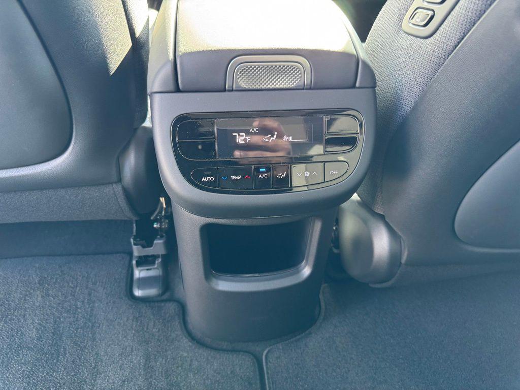 2026 Hyundai IONIQ 9 SE - Photo 14