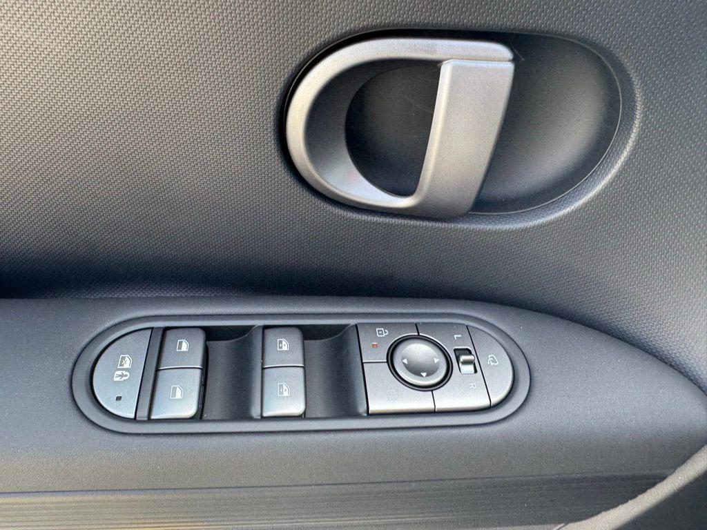 2025 Hyundai IONIQ 5 SEL - Photo 16
