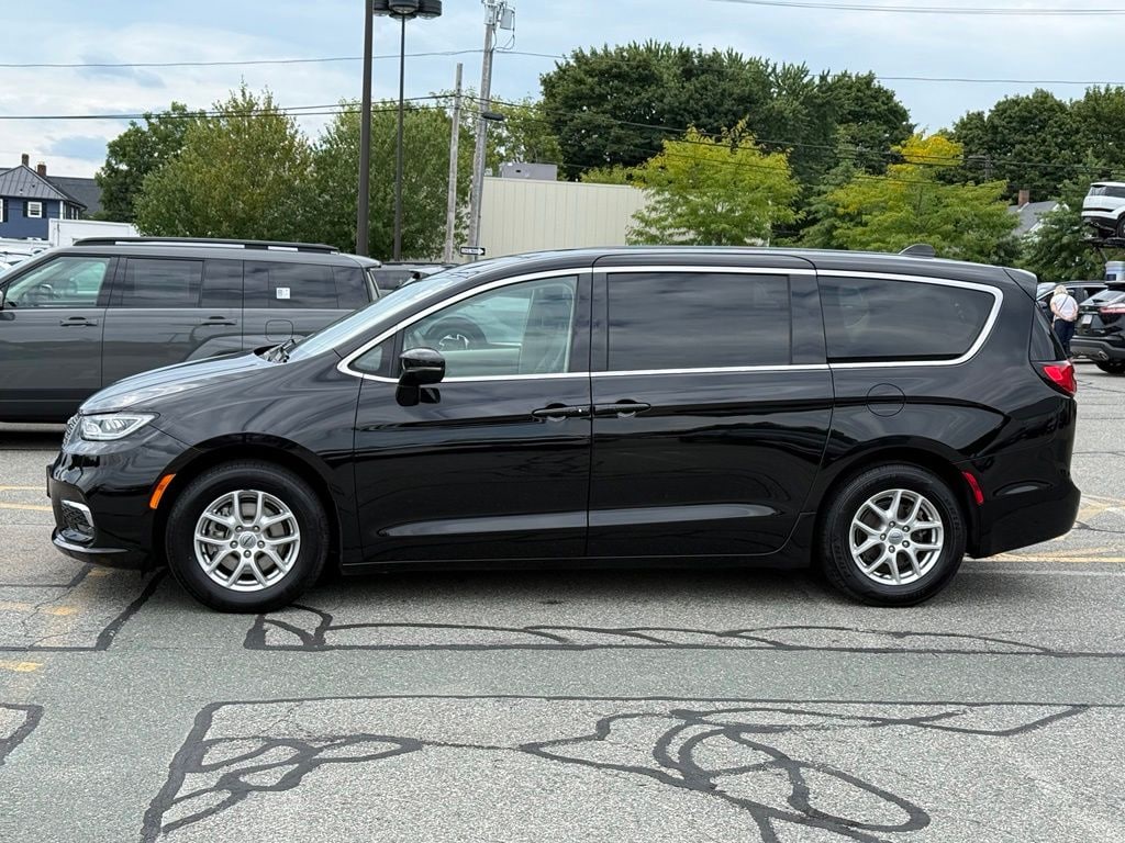 Used 2024 Chrysler Pacifica Touring L Van Passenger Van