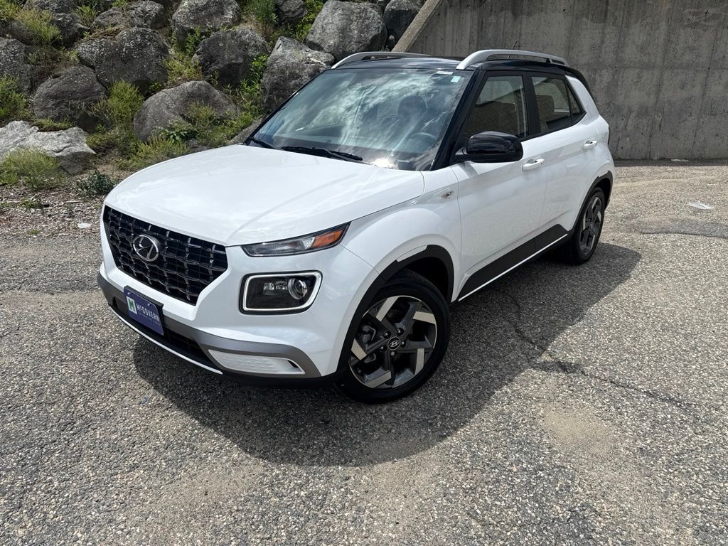 Used 2024 Hyundai Venue Limited SUV