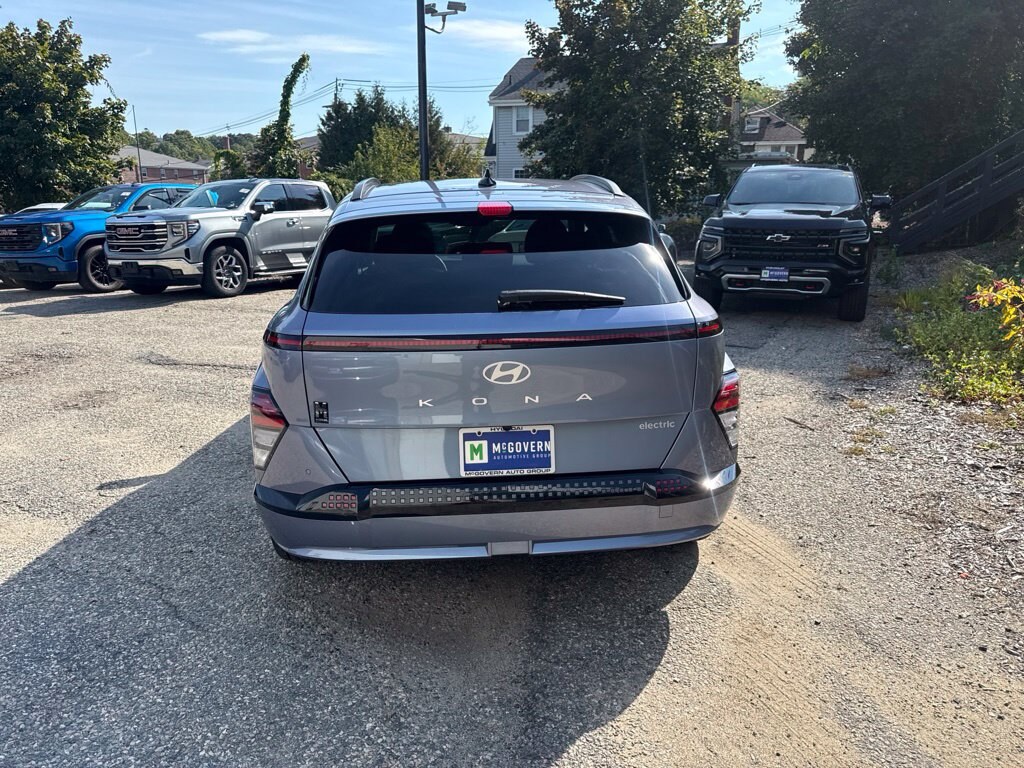 Used 2025 Hyundai Kona Electric Limited SUV