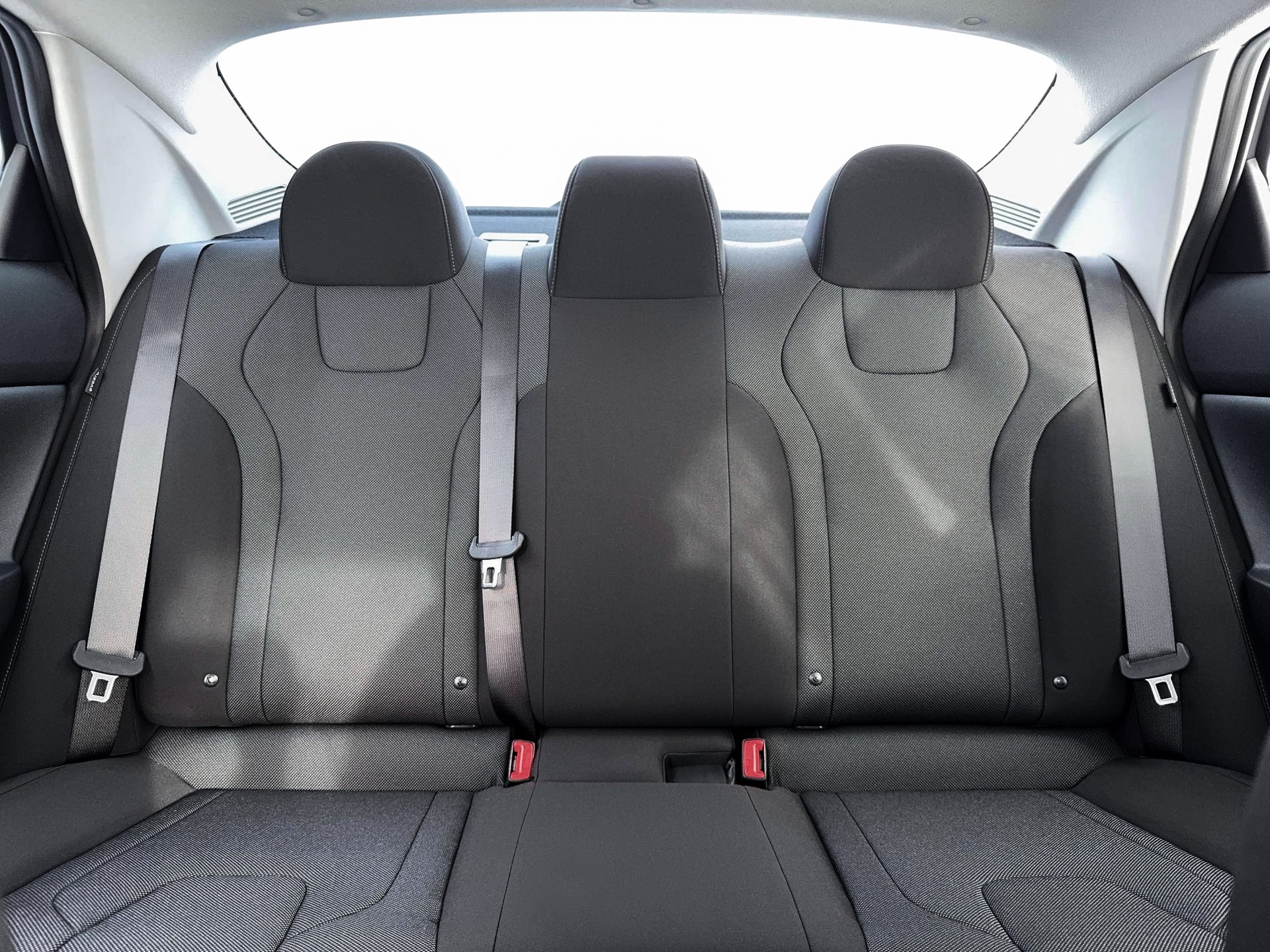 2026 Hyundai Elantra SE - Photo 16