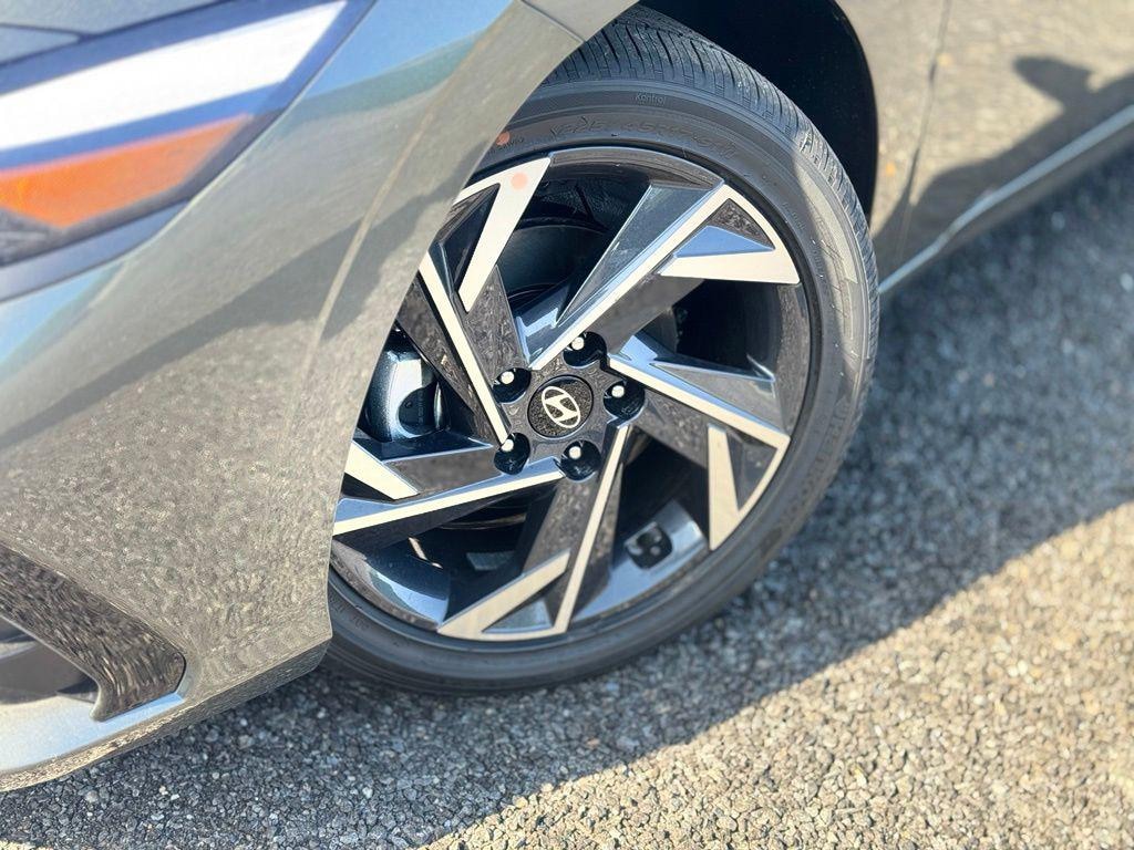 New 2026 Hyundai Elantra Limited Sedan