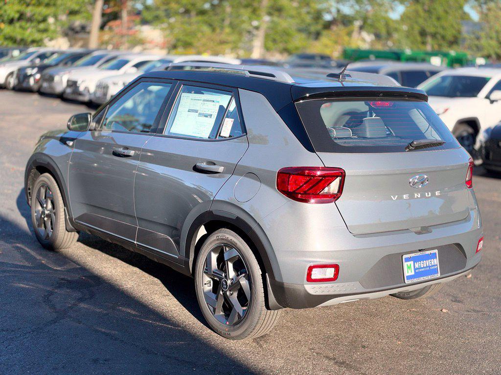 New 2026 Hyundai Venue SEL w/Two-Tone Roof SUV