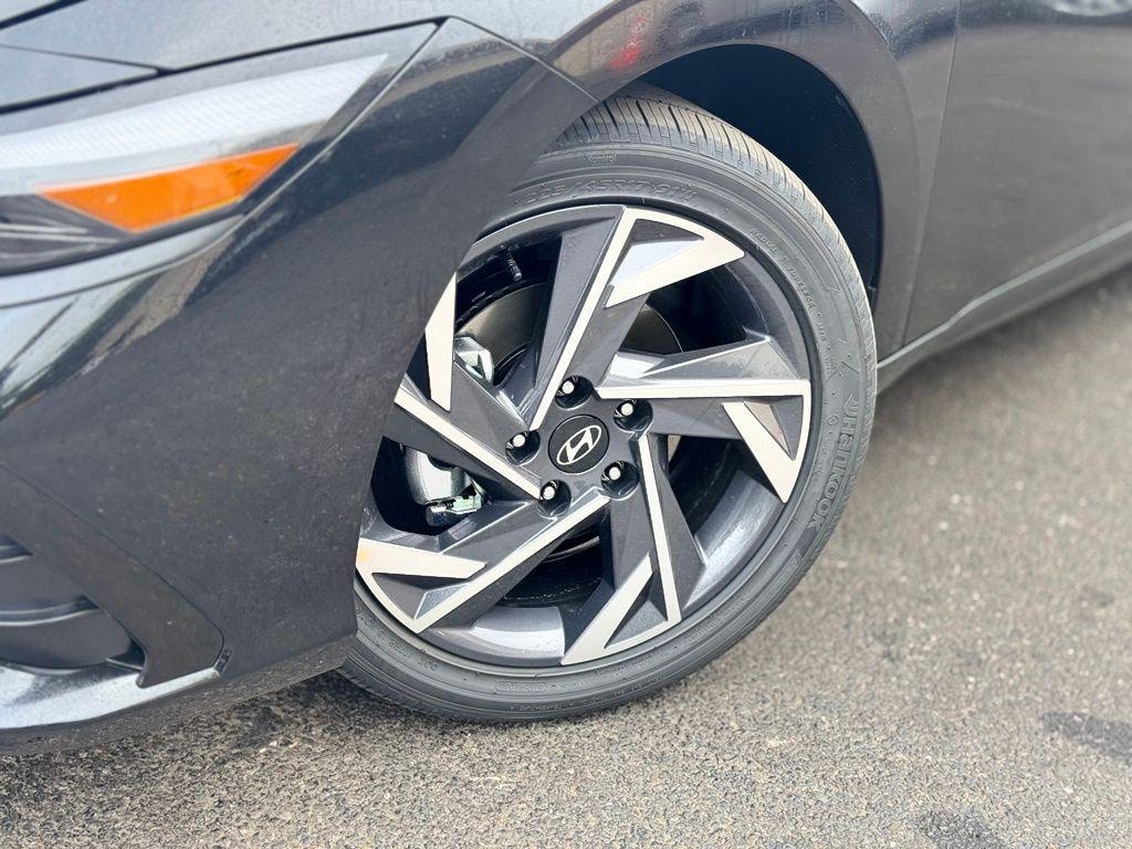 New 2026 Hyundai Elantra Limited Sedan