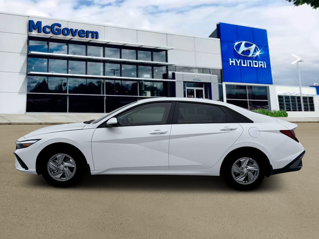 New 2026 Hyundai Elantra SE Sedan