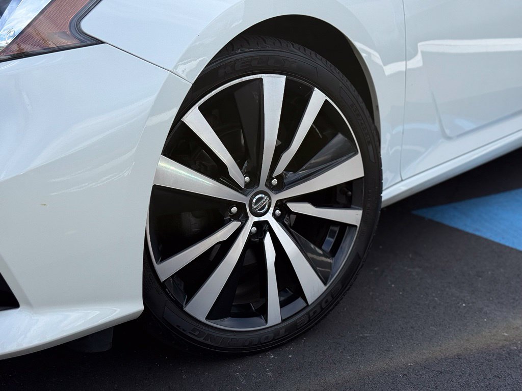 Used 2019 Nissan Altima Platinum with VIN 1N4BL4FV4KC118313 for sale in Wilmington, MA