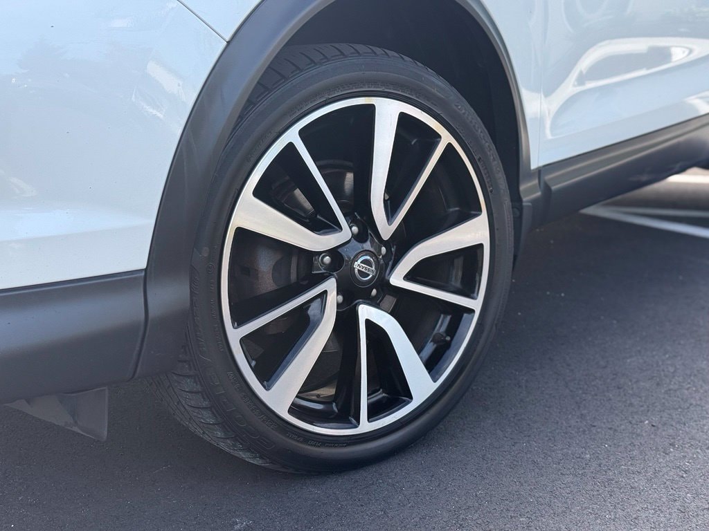 Used 2019 Nissan Rogue Sport SL with VIN JN1BJ1CR5KW622943 for sale in Wilmington, MA