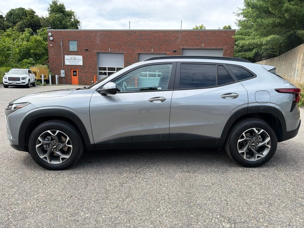 Used 2024 Chevrolet Trax LT SUV