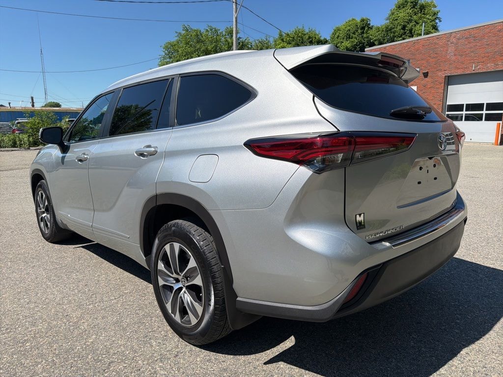 Used 2023 Toyota Highlander XLE SUV