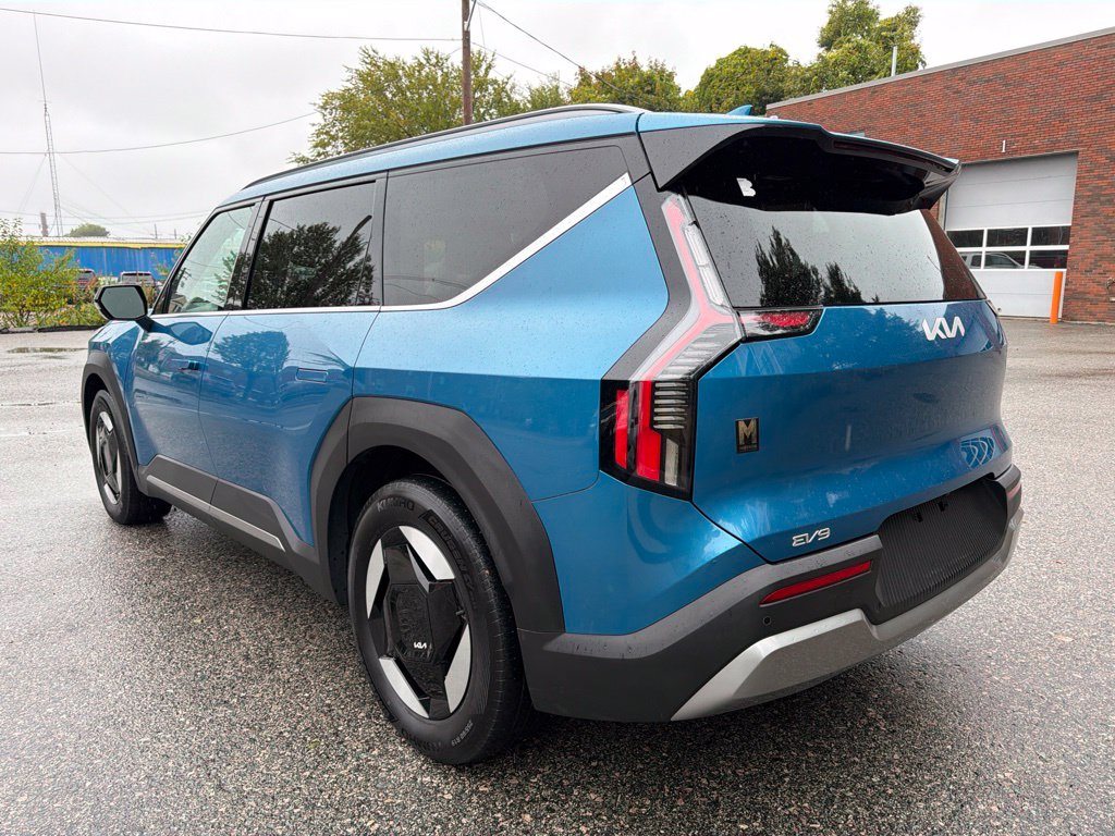 Used 2024 Kia EV9 Wind SUV