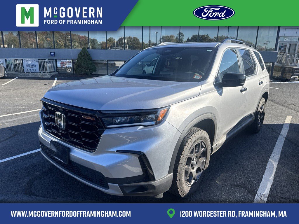 Used 2025 Honda Pilot TrailSport SUV