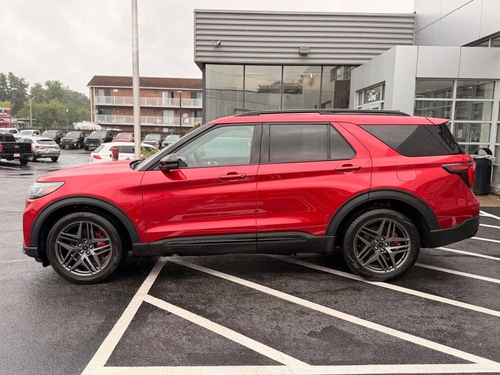 Used 2025 Ford Explorer ST SUV
