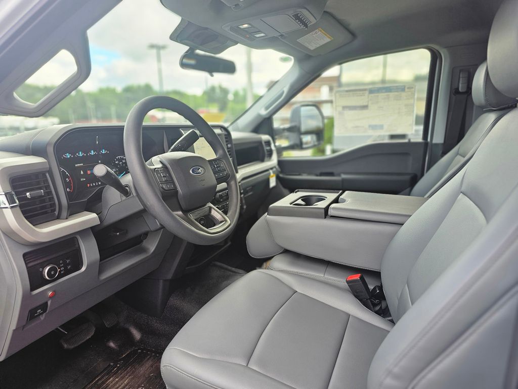 2026 Ford F-350 Super Duty Chassis Cab XL - Photo 13