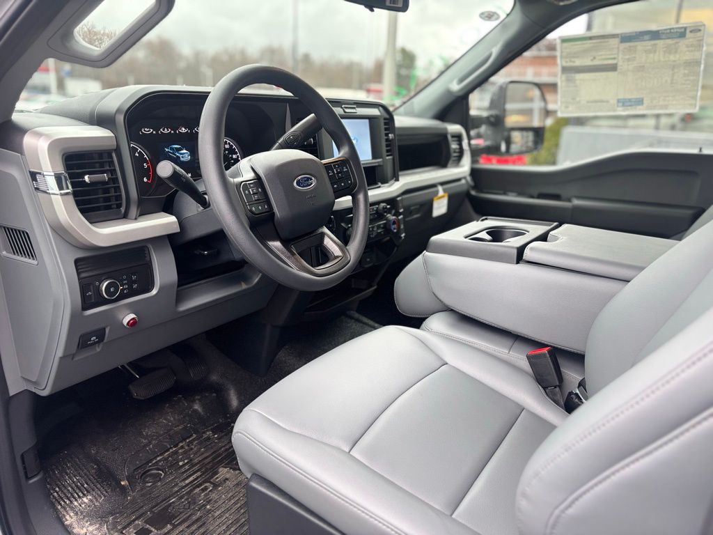 2026 Ford F-350 Super Duty Chassis Cab XL - Photo 12