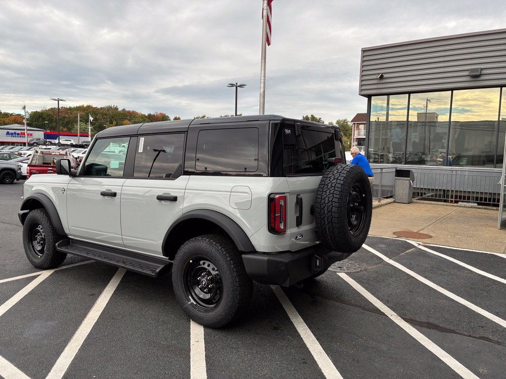 New 2026 Ford Bronco Outer Banks SUV