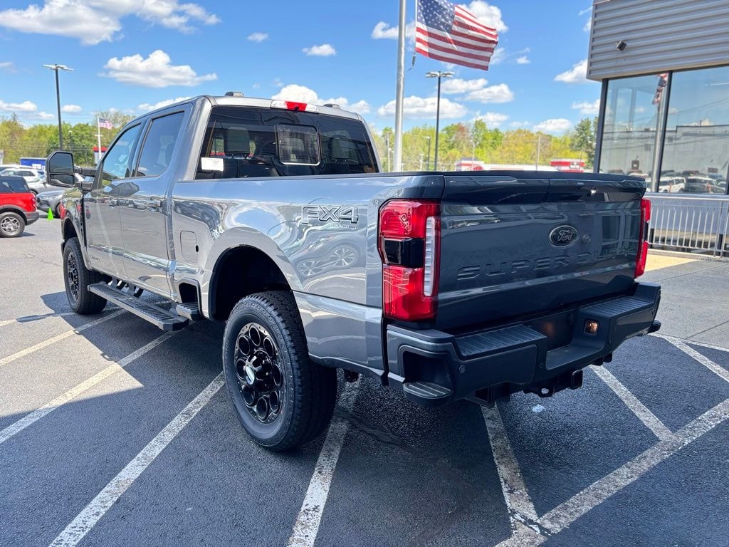 New 2026 Ford F-350SD XLT Truck Crew Cab