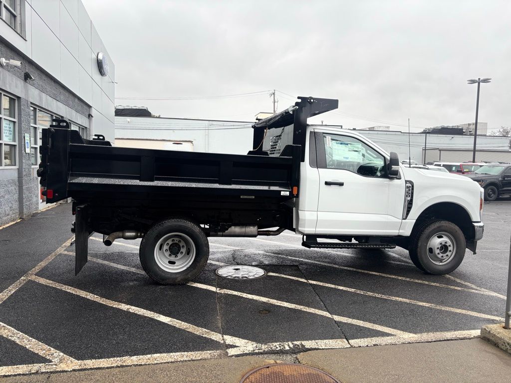 2026 Ford F-350 Super Duty Chassis Cab XL - Photo 6