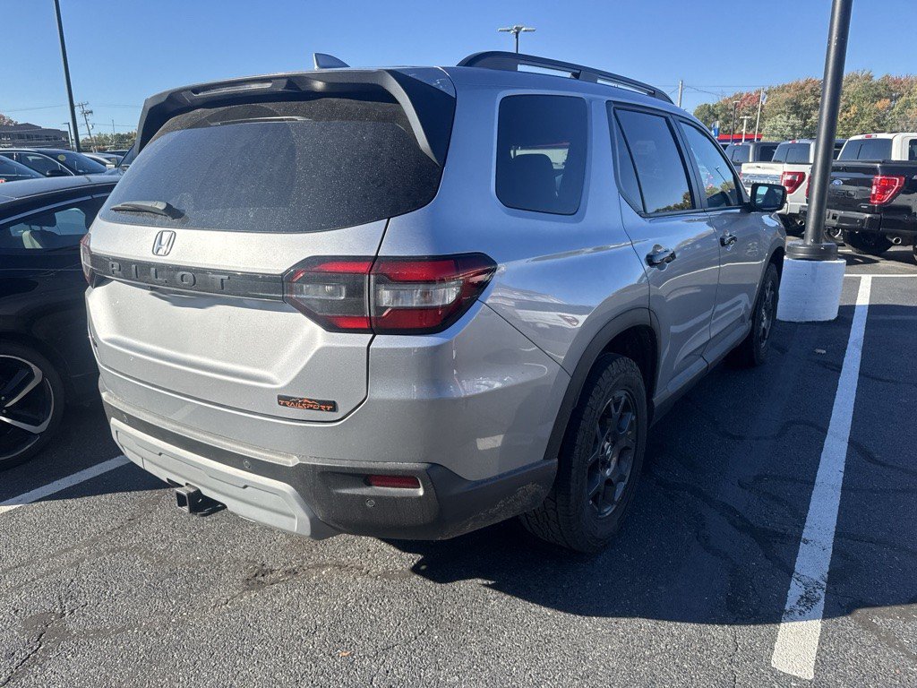 Used 2025 Honda Pilot TrailSport SUV