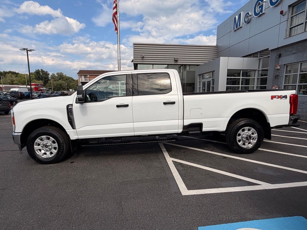 Used 2024 Ford F-250 XLT Truck Crew Cab