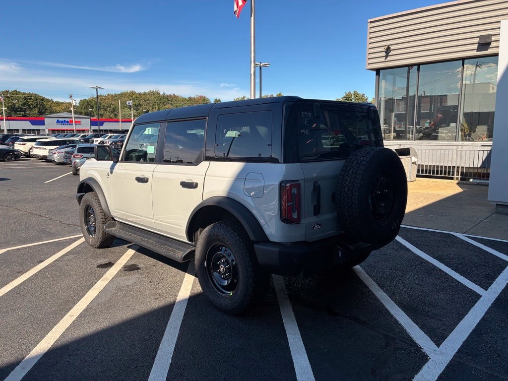 New 2026 Ford Bronco Outer Banks SUV