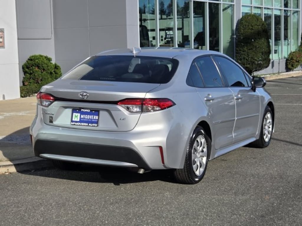 Used 2022 Toyota Corolla LE Sedan