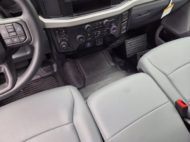 2026 Ford F-550 Super Duty Chassis Cab XL - Photo 18