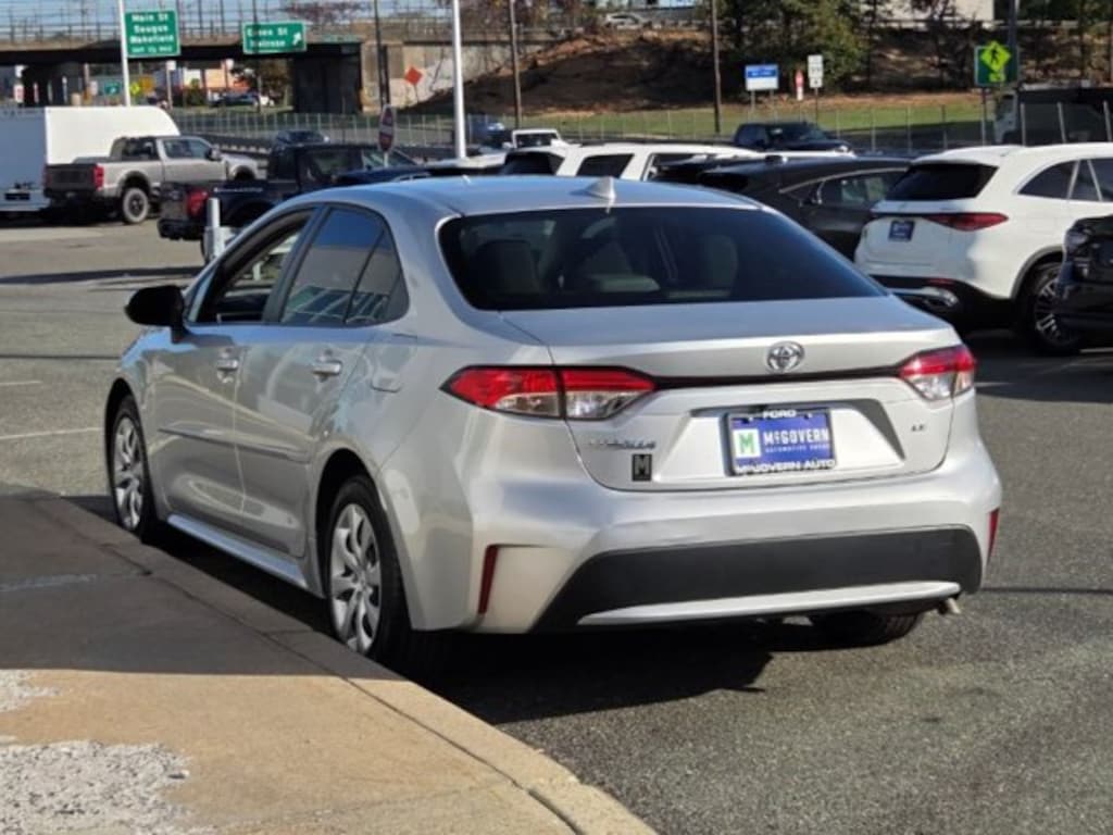 Used 2022 Toyota Corolla LE Sedan
