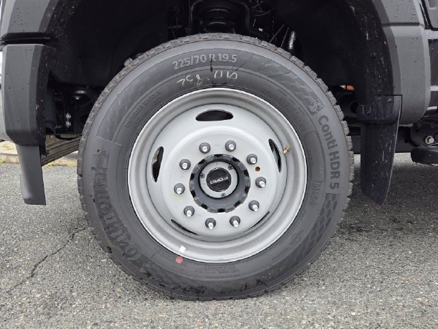 2026 Ford F-550 Super Duty Chassis Cab XL - Photo 33