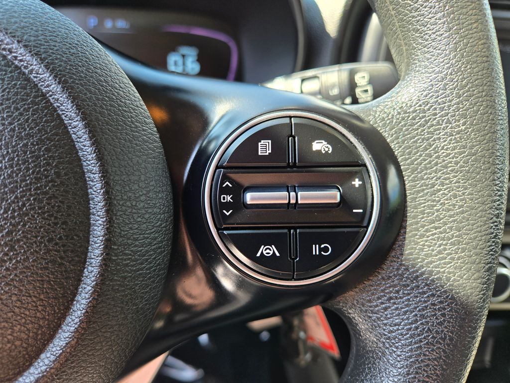 2023 Kia Soul LX - Photo 20