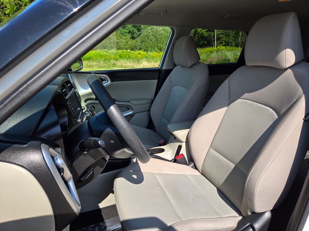 2023 Kia Soul LX - Photo 12