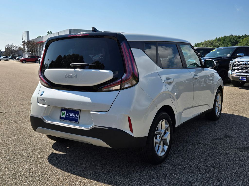 2023 Kia Soul LX - Photo 6