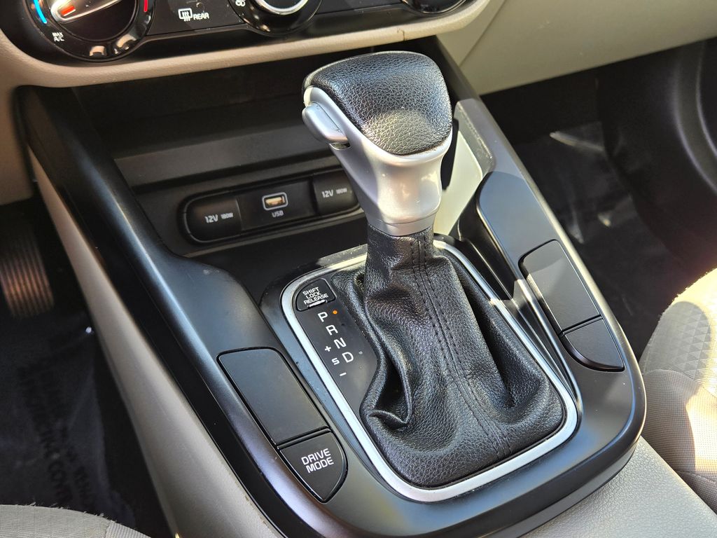 2023 Kia Soul LX - Photo 26