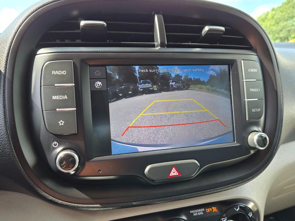 2023 Kia Soul LX - Photo 23