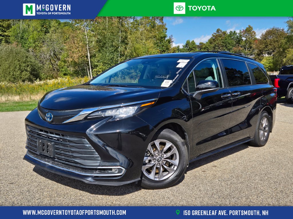 Used 2023 Toyota Sienna XLE Minivan/Van