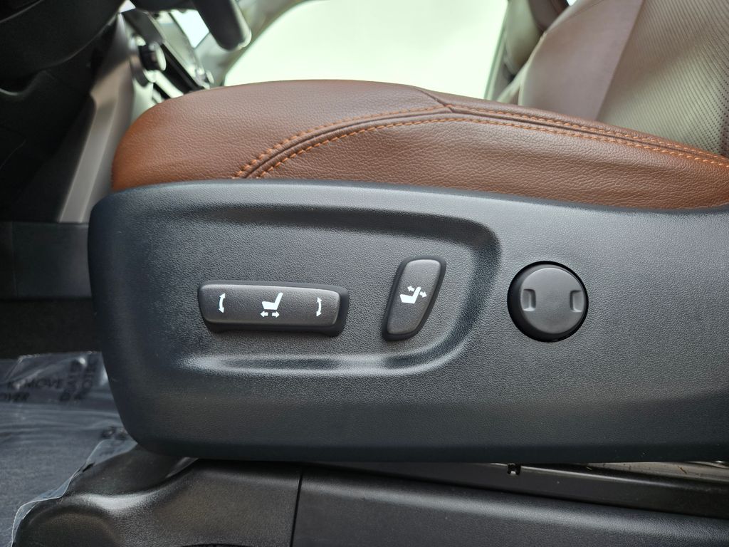2023 Toyota 4Runner Limited - Photo 17
