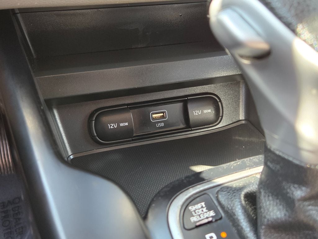 2023 Kia Soul LX - Photo 25