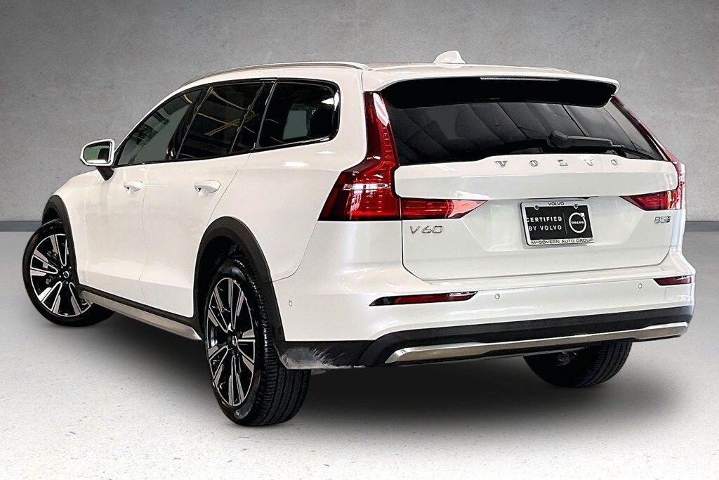 Certified 2025 Volvo V60 Cross Country B5 Ultra Wagon