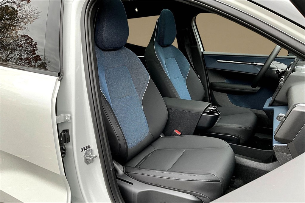 2026 Volvo EX30 Ultra - Photo 11