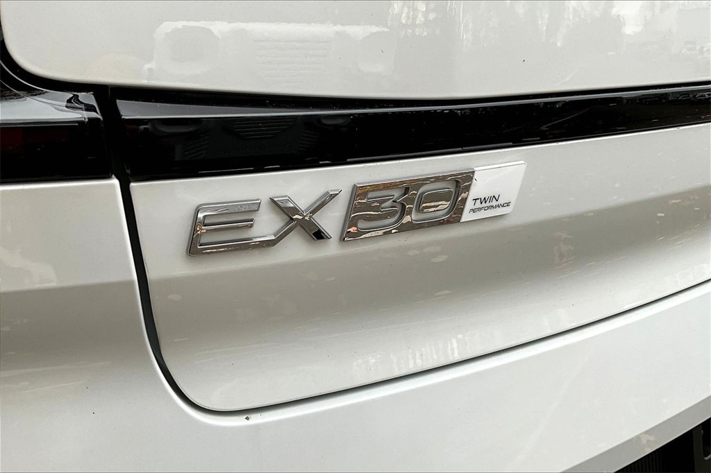 2026 Volvo EX30 Ultra - Photo 9