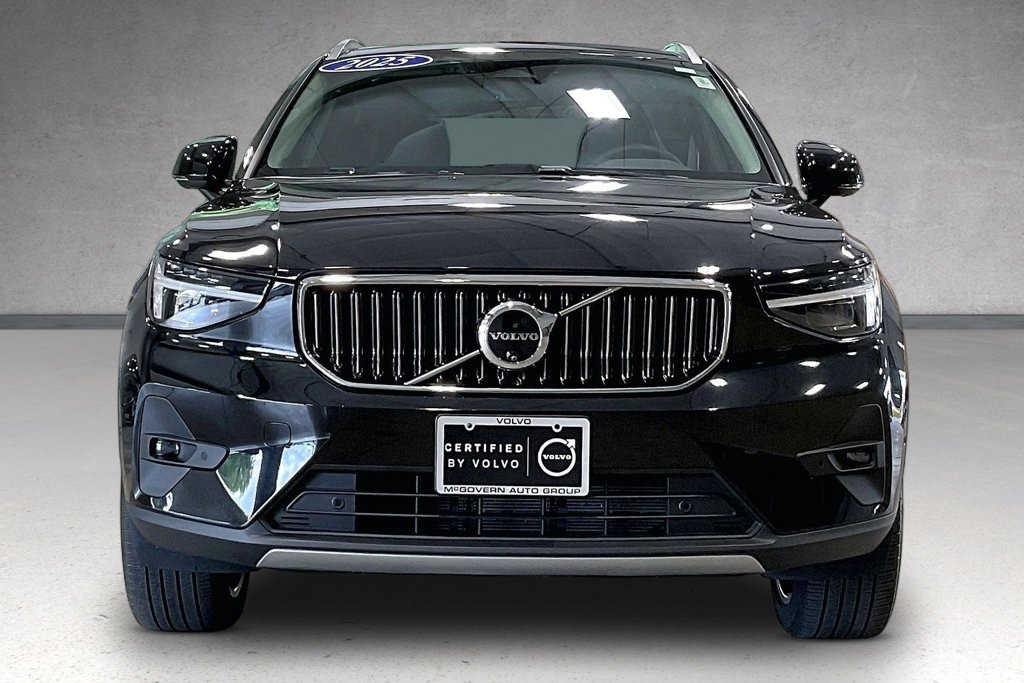 Certified 2025 Volvo XC40 B5 Ultra Bright Theme SUV